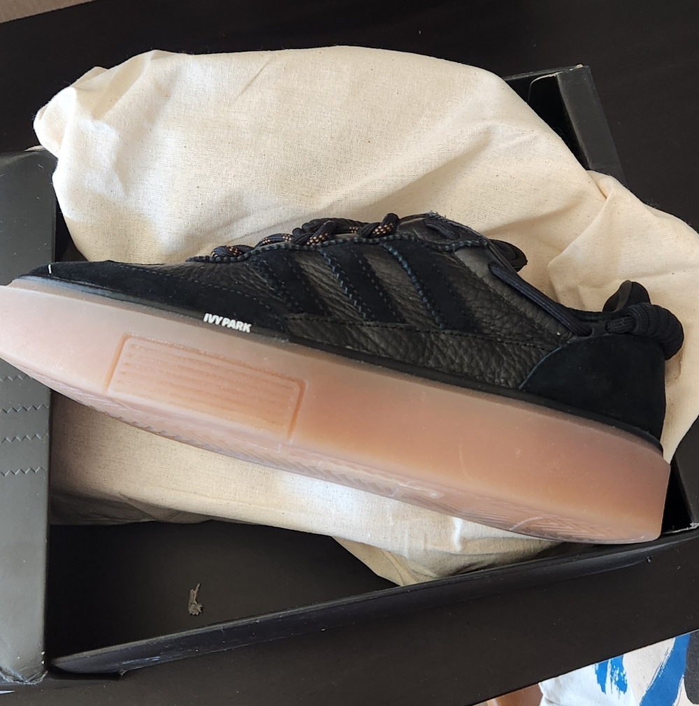Adidas Womens Supersleek 72 FZ4386 Beyonce - Ivy Park - Black/Gum - Size 5 - Picture 4 of 4